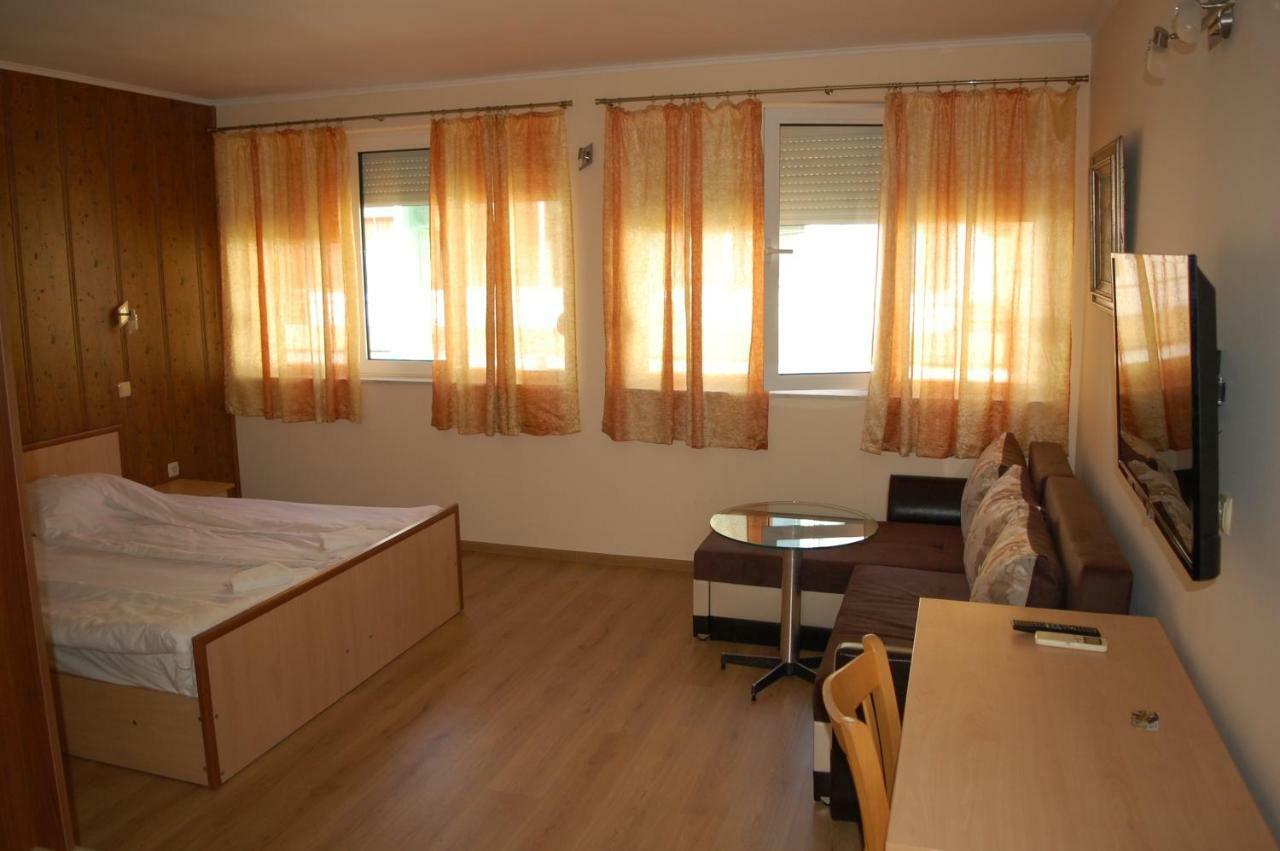 Hotel Vitosha Tryavna Bagian luar foto
