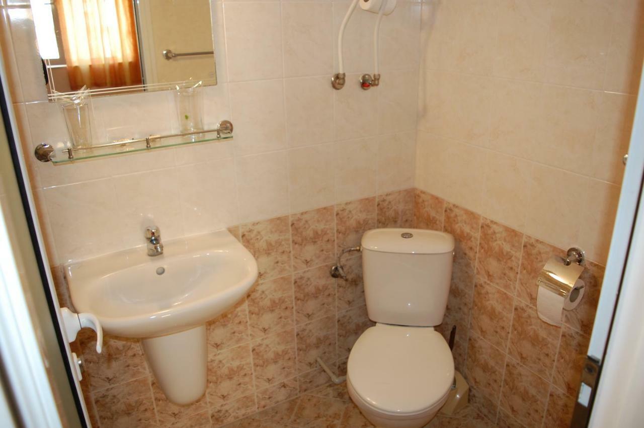 Hotel Vitosha Tryavna Bagian luar foto
