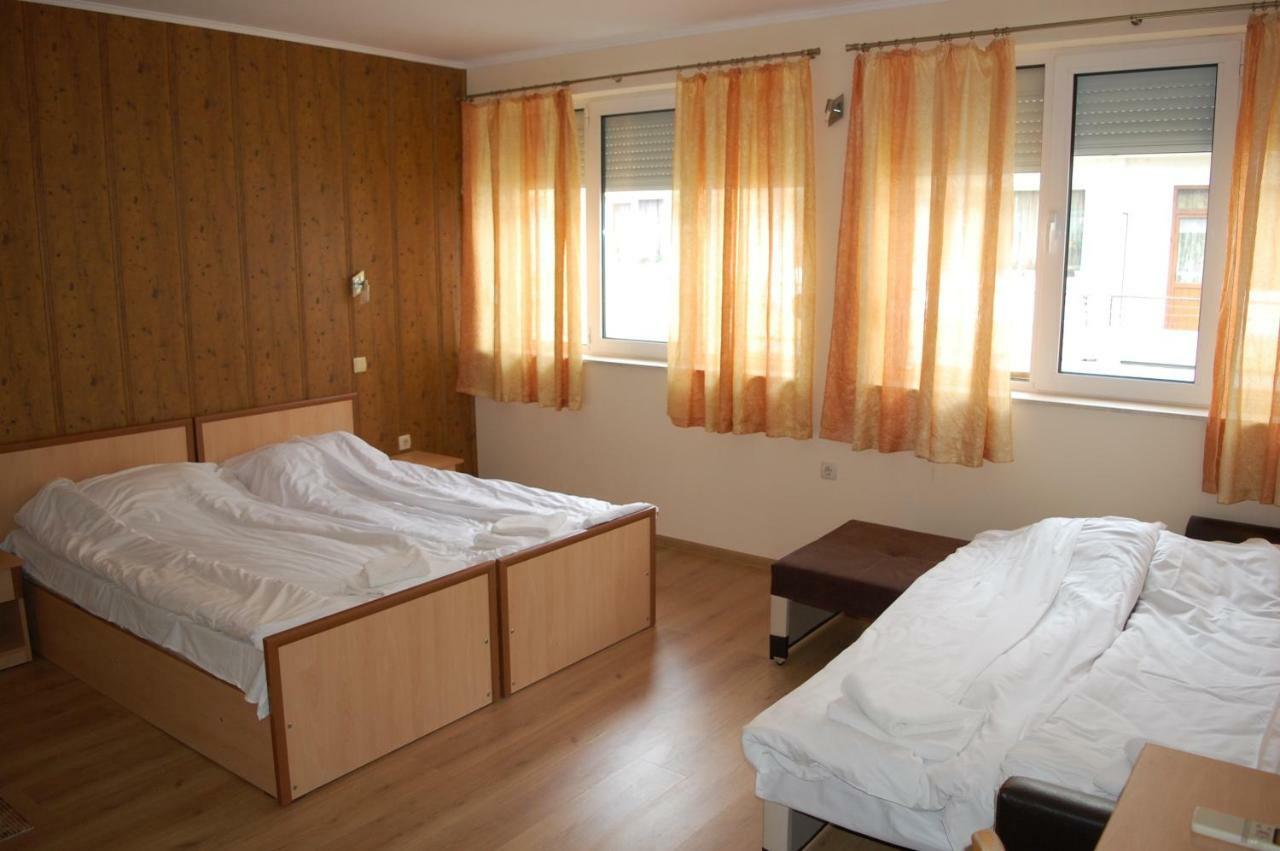 Hotel Vitosha Tryavna Bagian luar foto