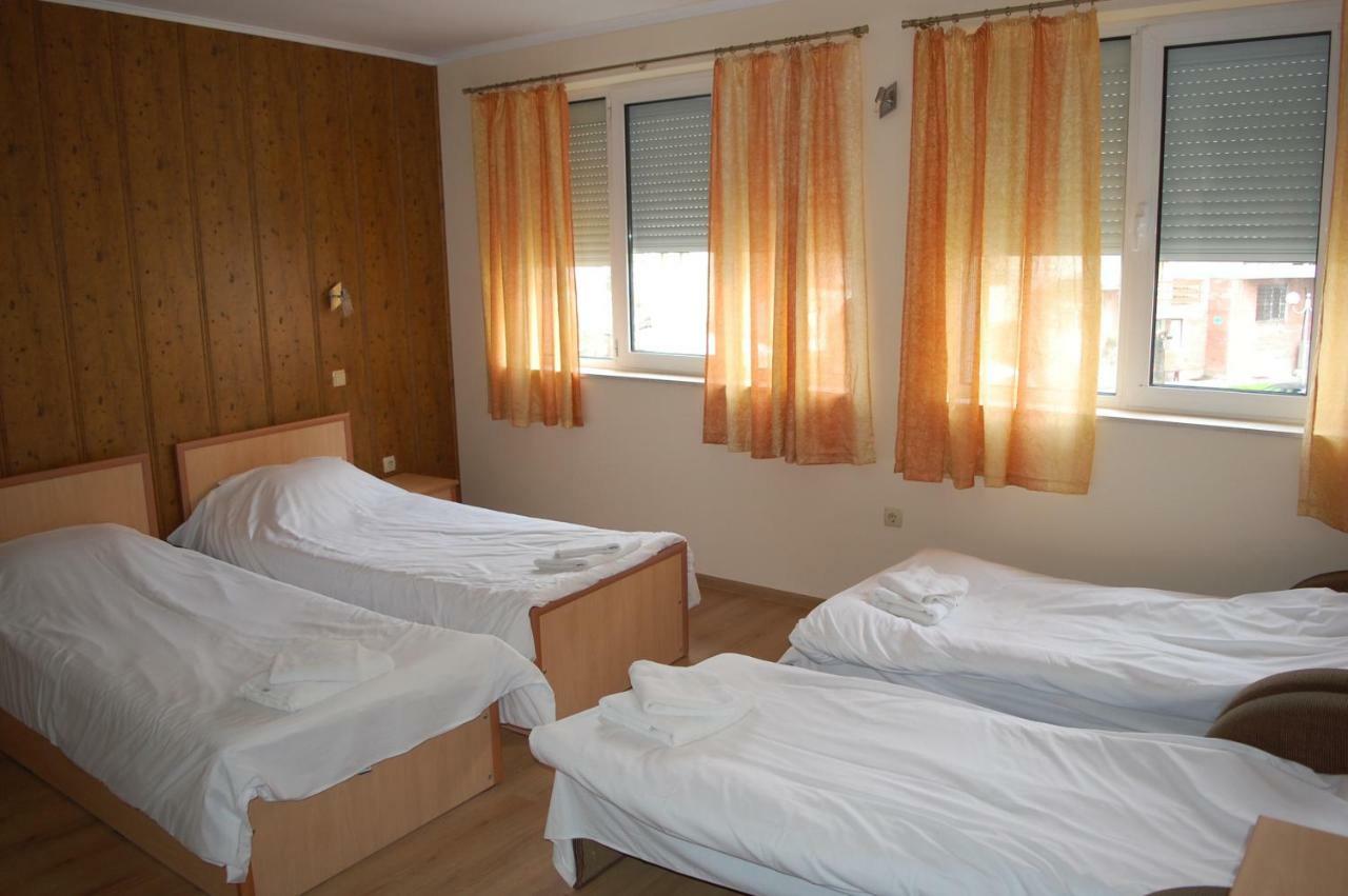 Hotel Vitosha Tryavna Bagian luar foto