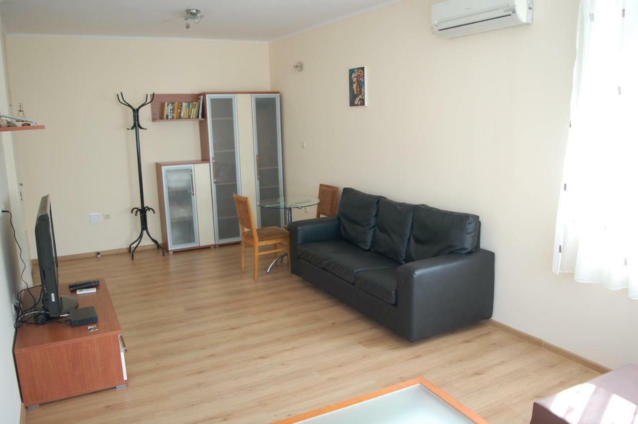 Hotel Vitosha Tryavna Bagian luar foto