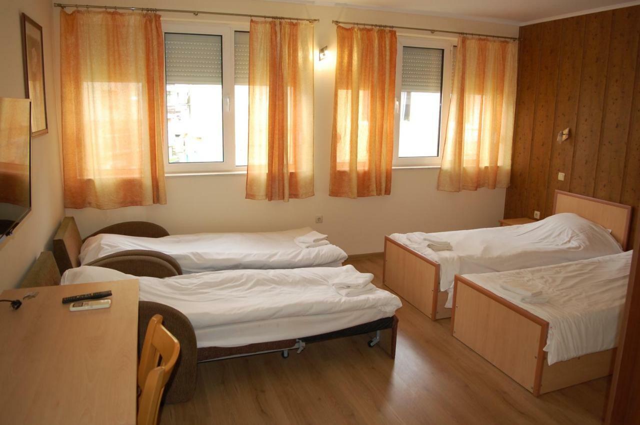 Hotel Vitosha Tryavna Bagian luar foto